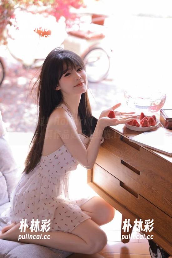 不容错过！HaNari (하나리)修女最新写真作品更新上线啦.txt